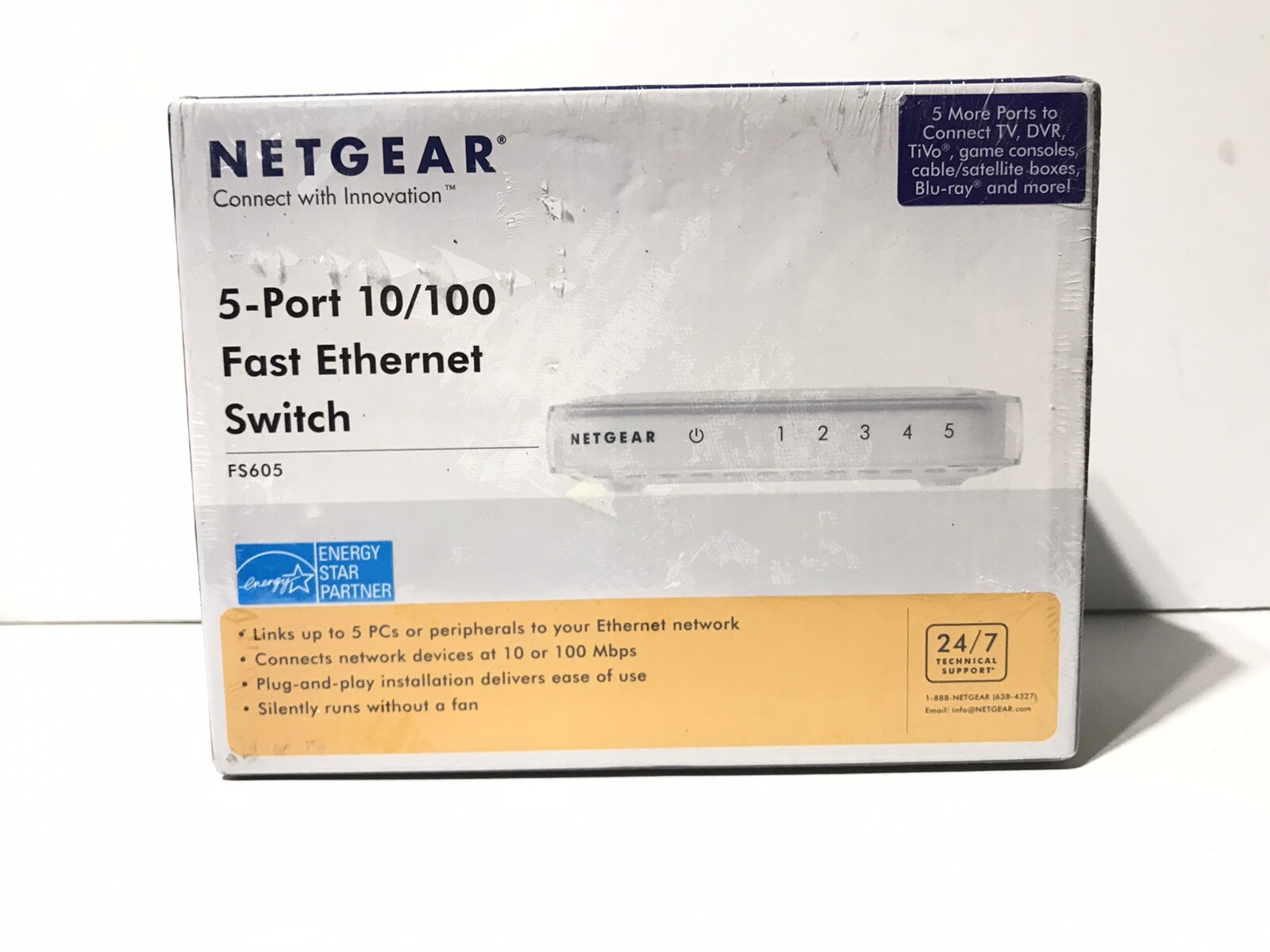 NETGEAR  FS605NA 5-Port Fast Ethernet Switch 10/100 Mbps - White NEW in BOX NIB