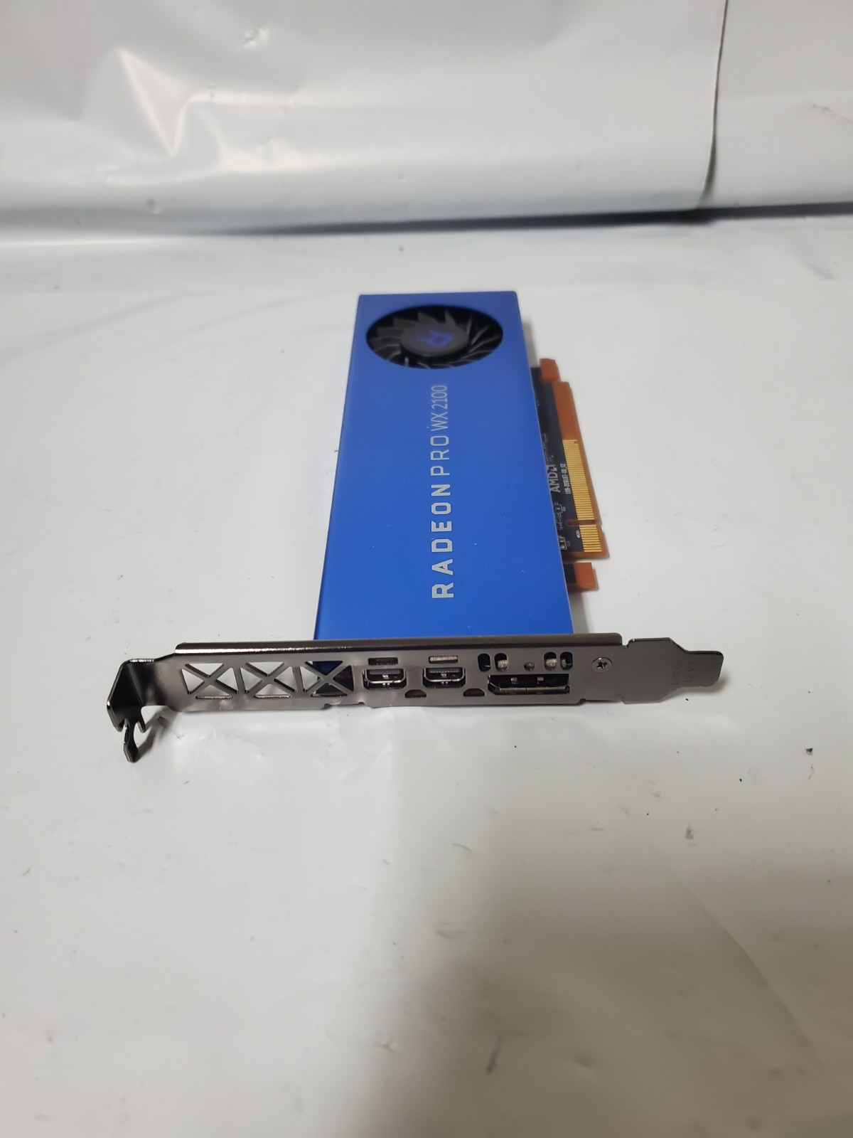 Dell CDMJ9 AMD Radeon Pro WX 2100 2GB GDDR5 Graphics Card High Profile/MT