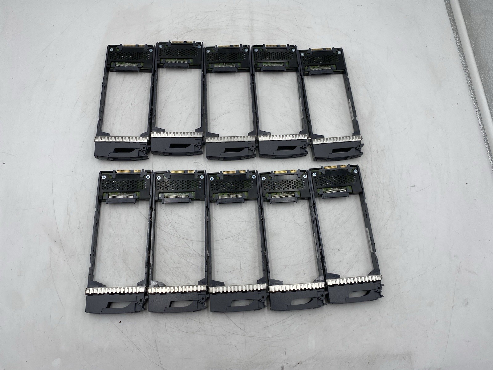 LOT OF 10 NetApp 111-00721+A0 2.5" HDD Caddy