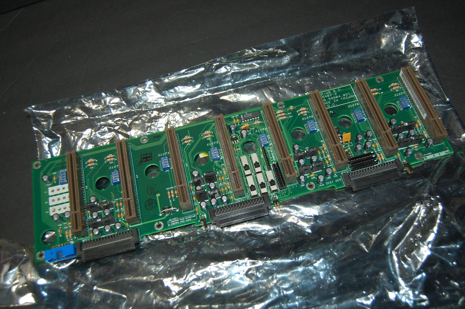 Vintage SCSI Backplane Expansion Card BP-WB R.D. 95407-2 Made in Taiwan 8-Slot