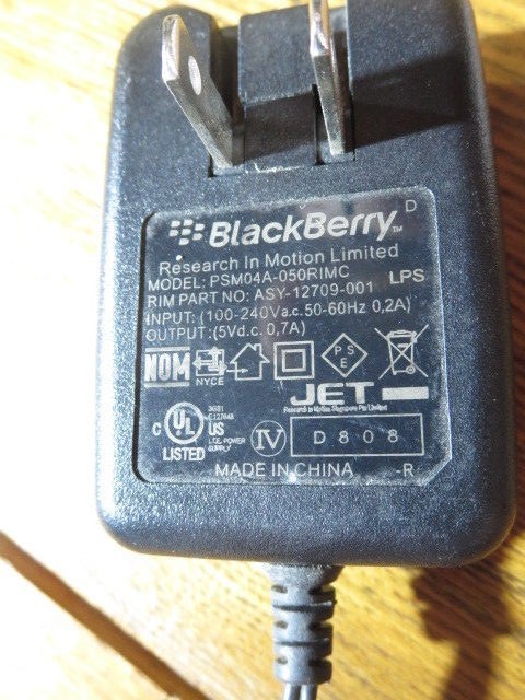 Blackberry POWER SUPPLY Mo PSM04A-050 RIMC 100-240 V AC 200 ma 5 V .7A output