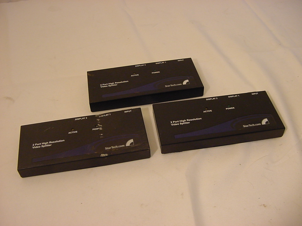 (3) STARTECH 2 PORT HIGH RESOLUTION VIDEO SPLITTER 