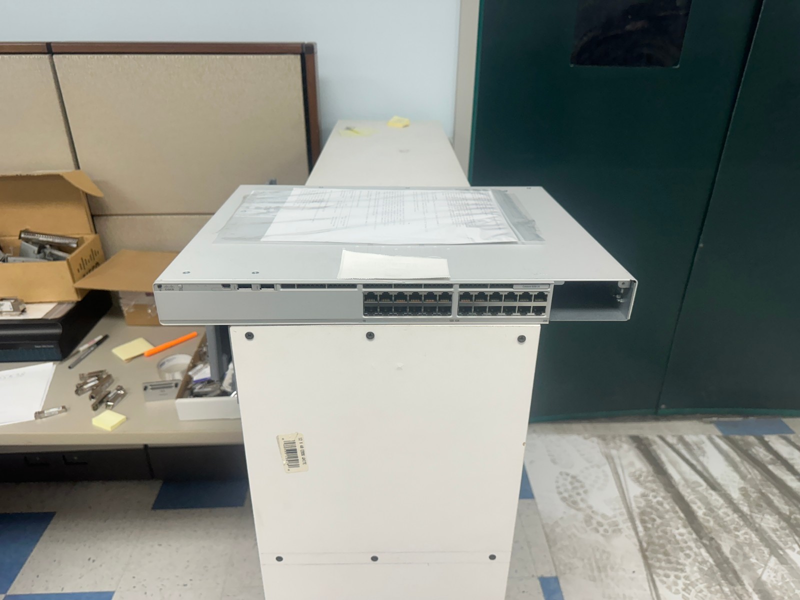C9200-24T-A CISCO 9200 24-PORT DATA SWITCH NETWORK ADVANTAGE MISSING BLANKS