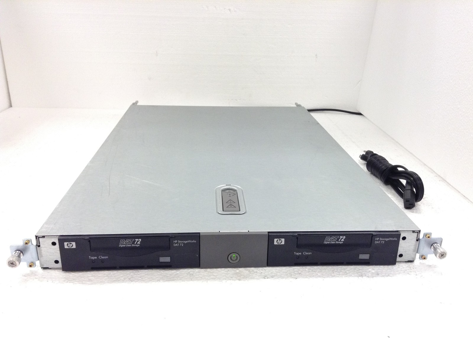 HP StorageWorks HSTNM-S004 1U Rackmount 2x DAT 72 Tape Drives Q1522B 403721-002