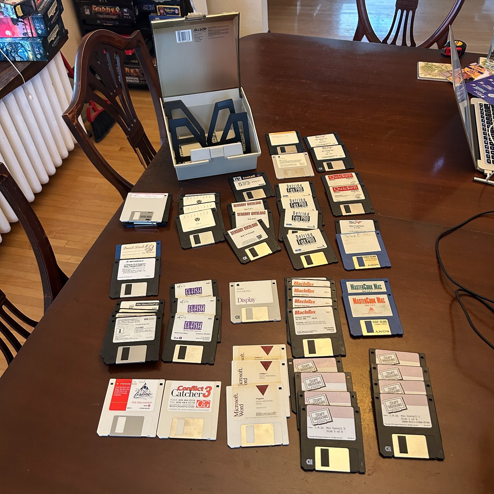 Lot of 57 3.5" Hard Disks Mac Software Soft Windows Word + Allsop Disk File 100