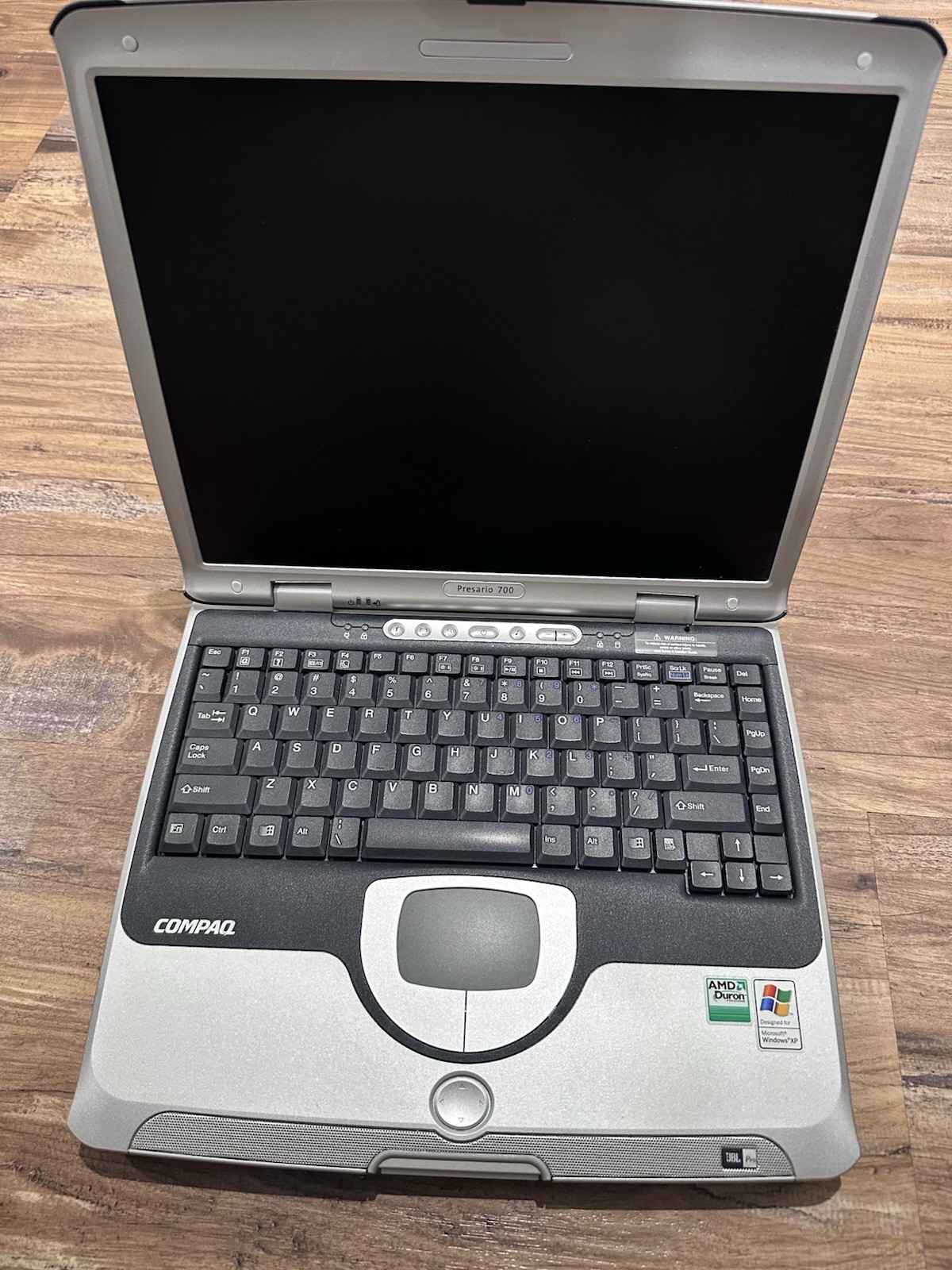 Retro Compaq Presario 700 Laptop 756MB RAM AMD Duron Untested