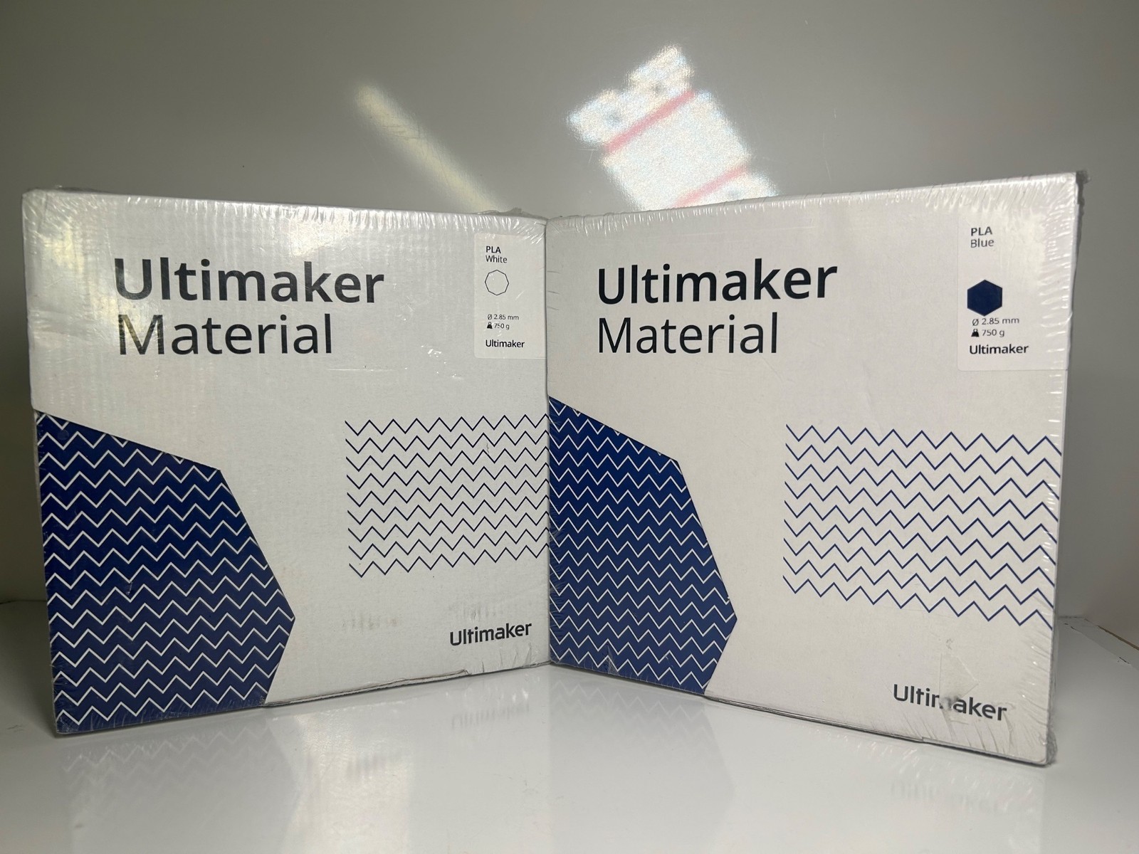 Ultimaker PLA Filament Bundle White & Blue 2.85mm 750g Each For 3D Printing