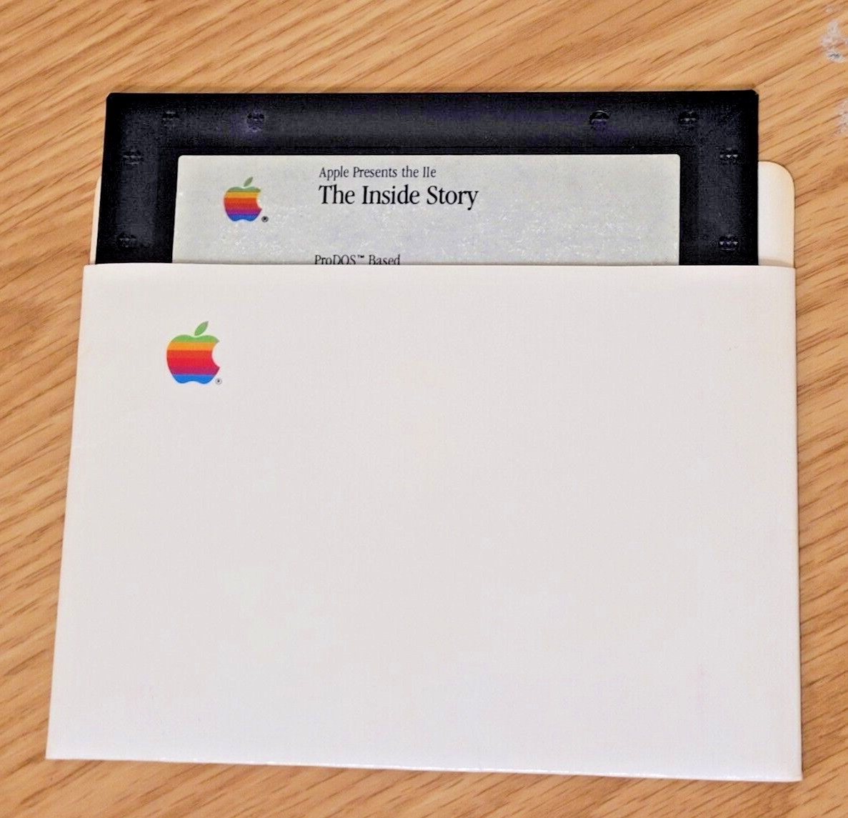 1984 Apple Presents the IIe - An Introduction & The Inside Story - 5.25 Vtg Disk