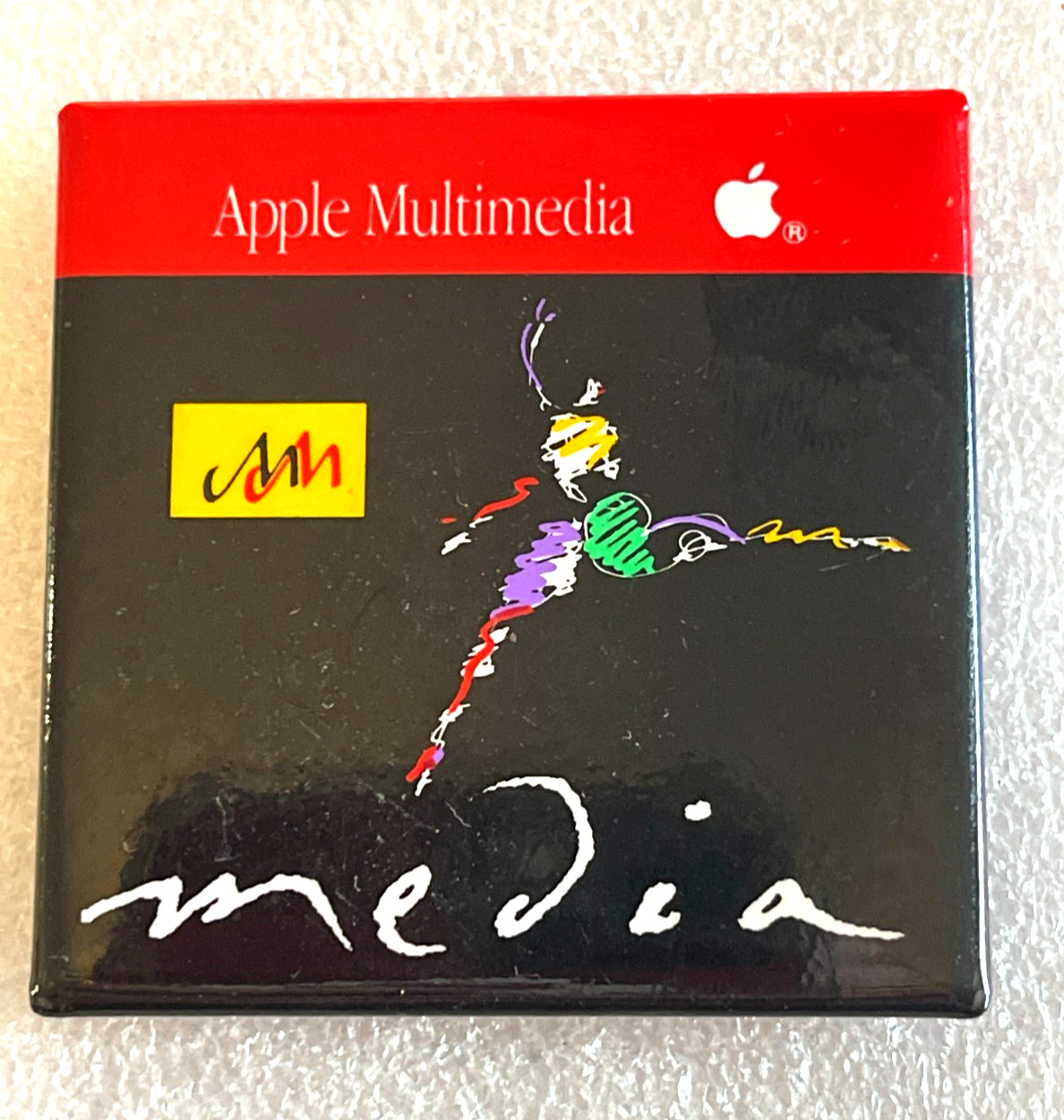 Vintage Collectible Apple Computers McIntosh Multimedia Media Button Pin 2". (E)
