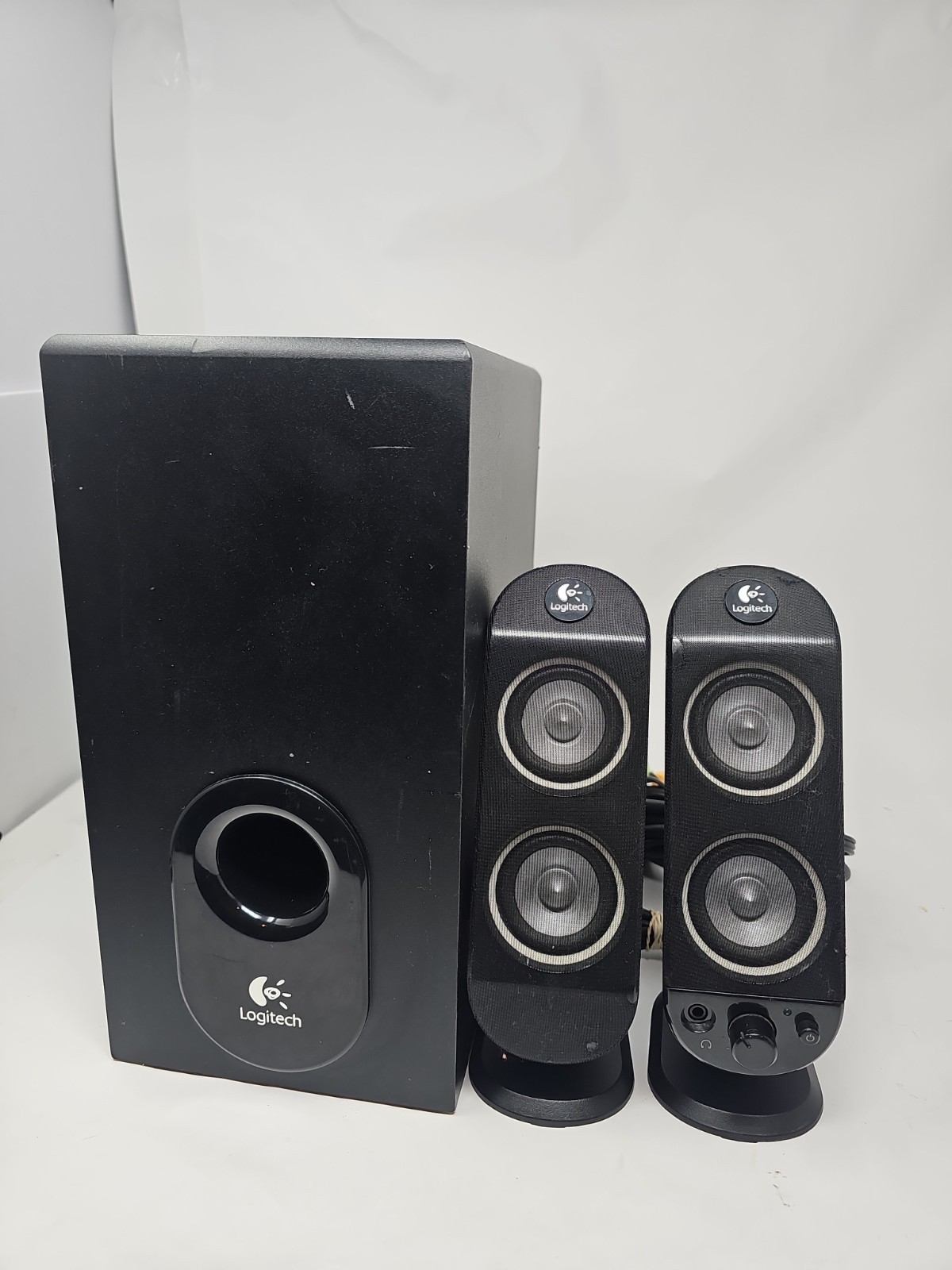 Logitech X-530 Speaker System Subwoofer + 2 Speakers Tested Works READ