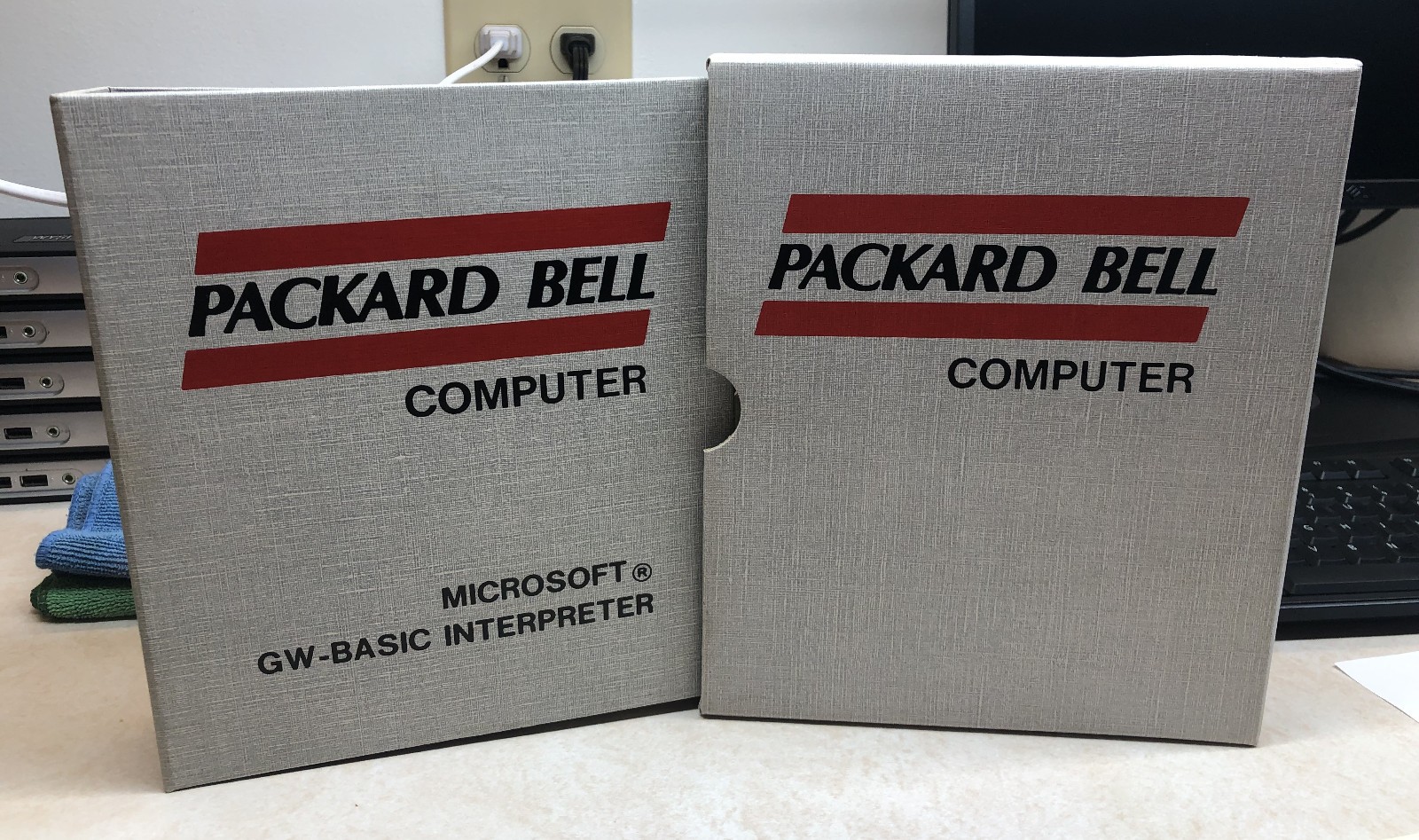 Packard Bell - Microsoft GW Basic Interpreter User's Guide and User's Reference