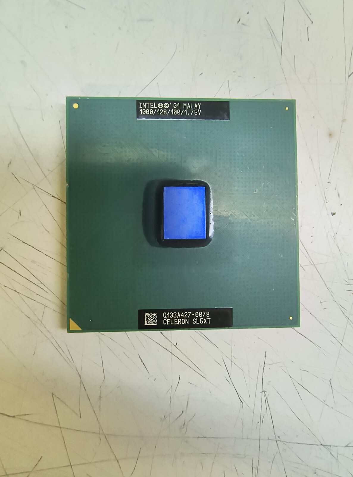 Intel Celeron (P3 Based) 1GHz SL5XT (Coppermine)