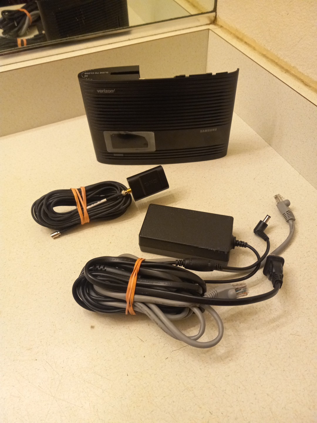 Verizon 4G LTE Network Extender 2 Samsung SLS-BU10B GPS Antenna SoluM Power