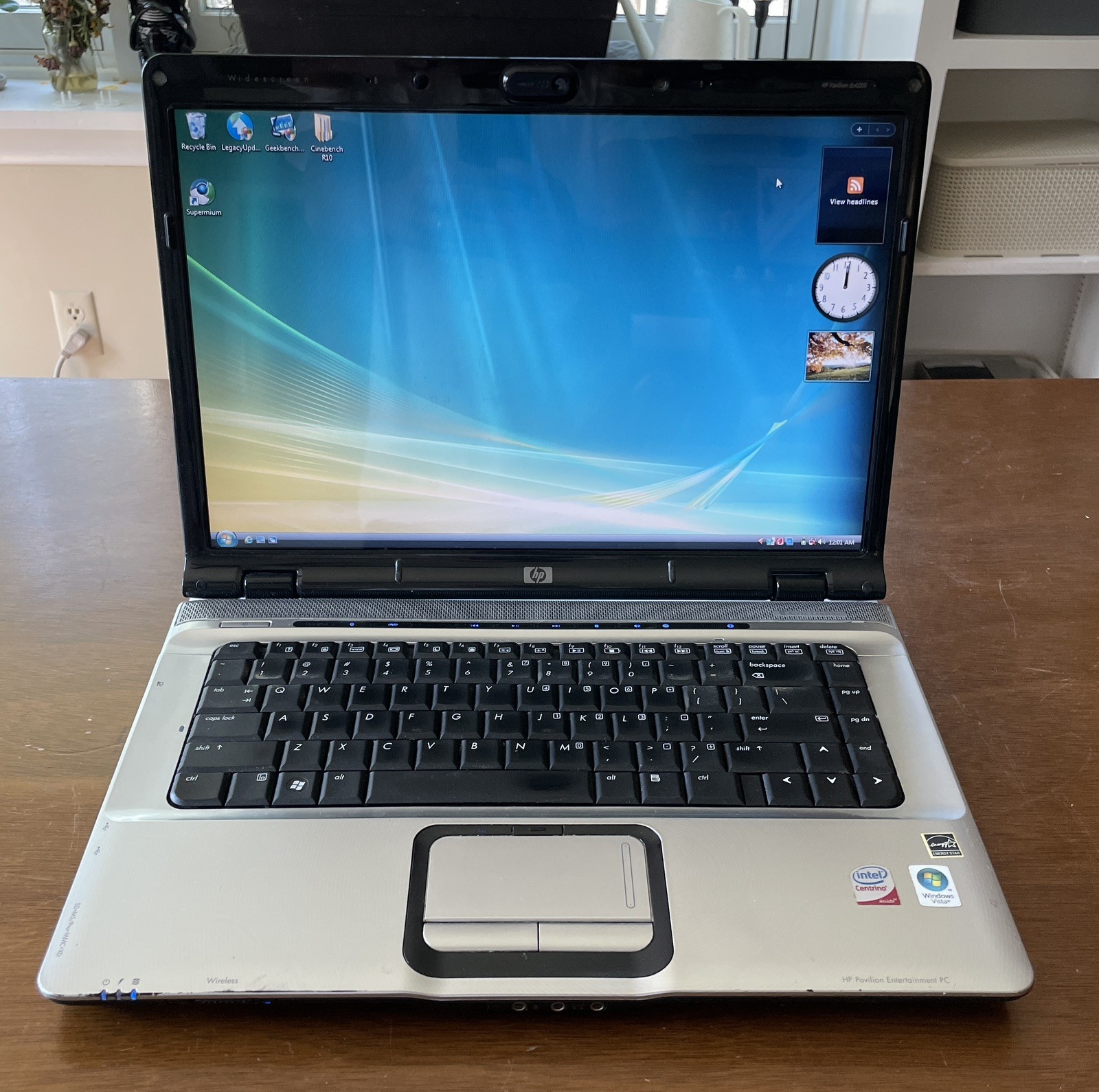 HP Pavilion DV6700 (DV6911om) Retro Windows Vista Laptop (1LSB)