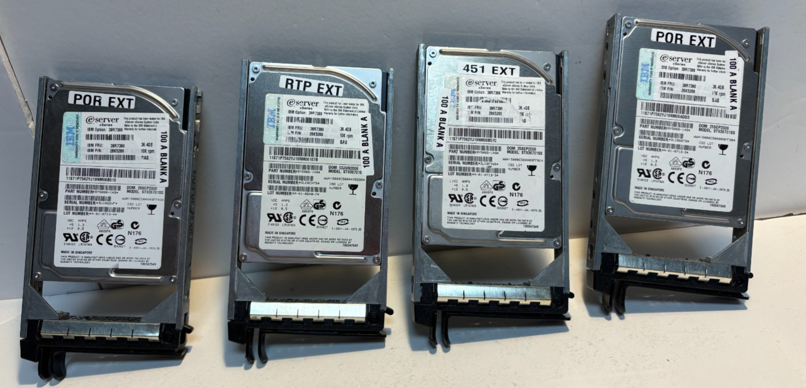 Lot of 4 Seagate IBM 9Y5066-149 2.5" 36.4GB SAS Hard Drives w/ Caddy Server HDD