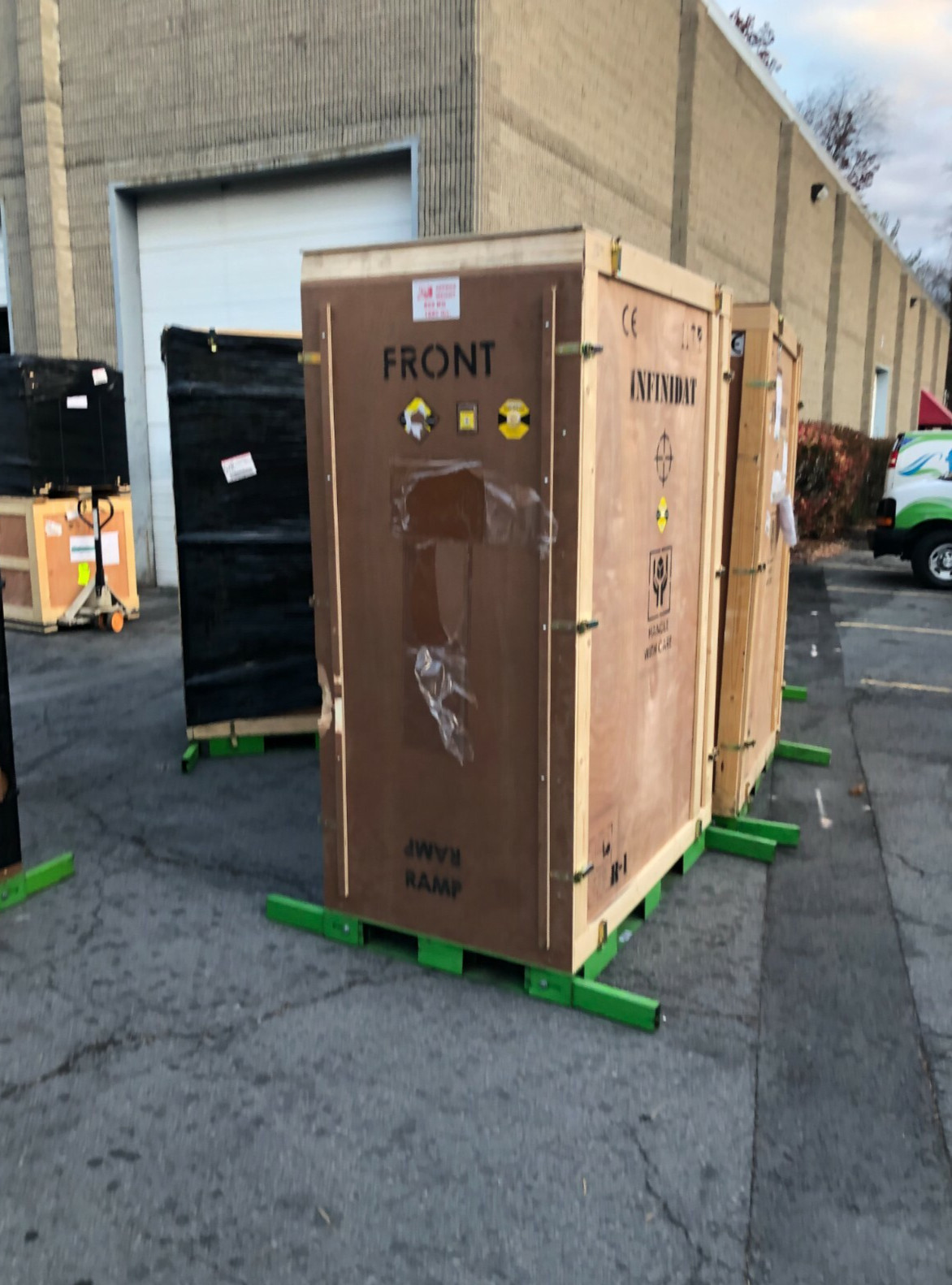 Server Rack Shipping Crate Best Fits APC AR3300 up to 42U 600mm  x 1200mm