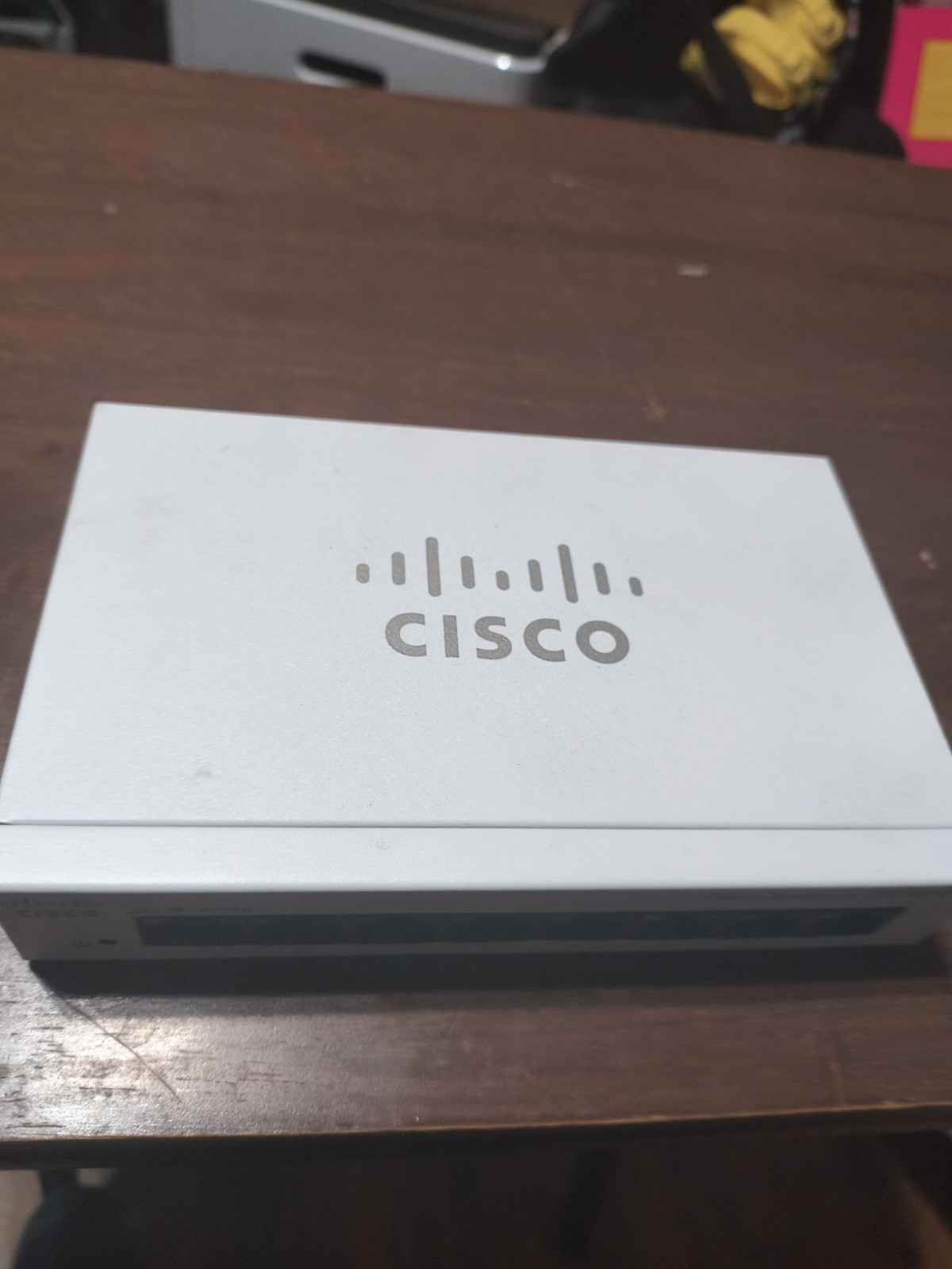 Cisco Business 110 Series  CBS110-8T-D