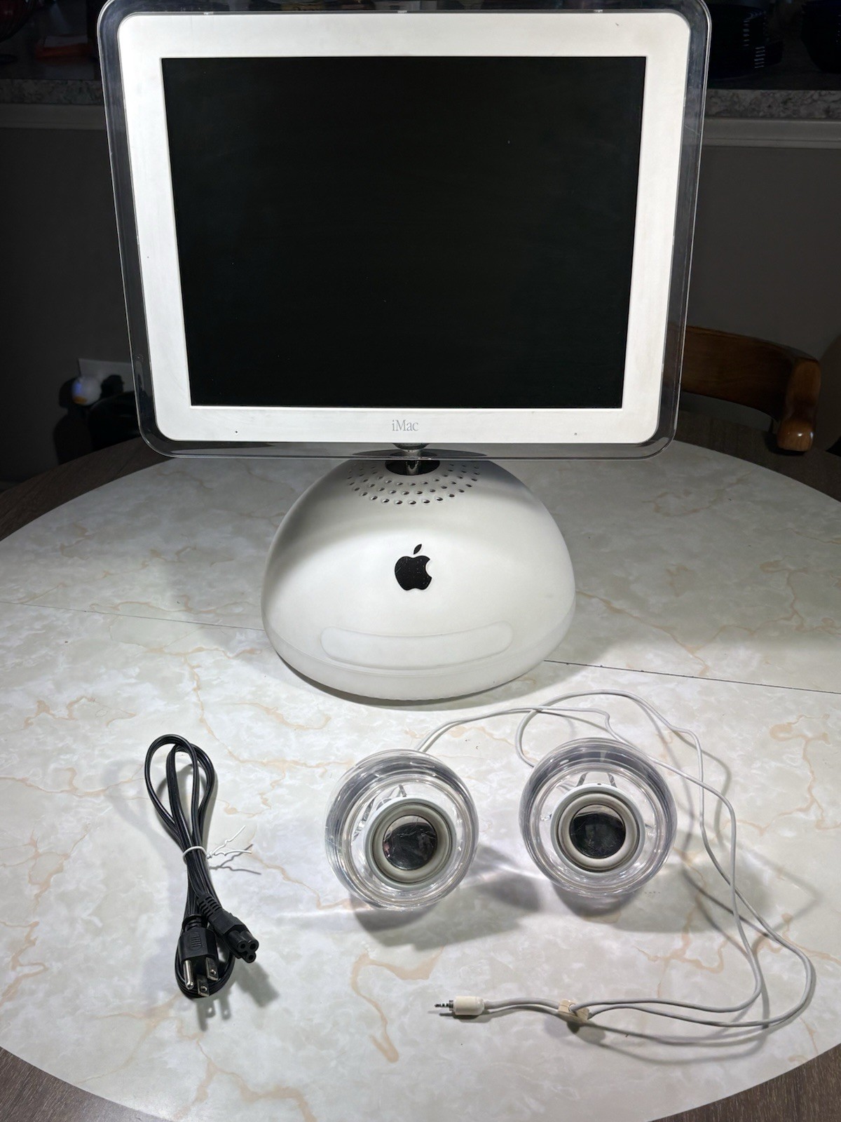 Vintage Apple iMac G4 15" Lamp 700MHz 512MB Mac OS X 10.4.6 W/ Pro Speakers