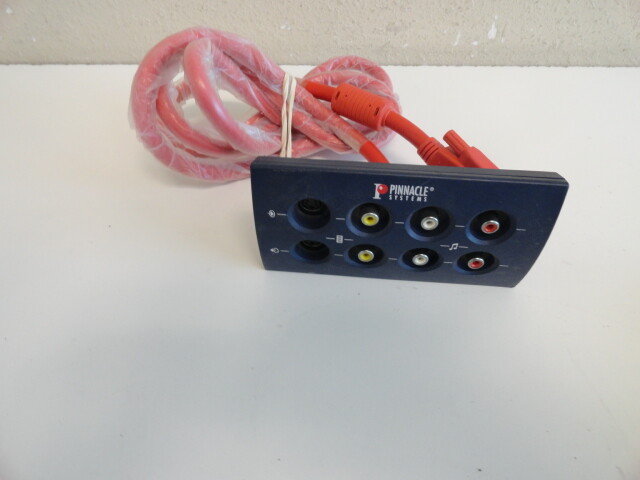 XX3: Pinnacle Systems Blue Box Audio/Video Breakout Box 40160734