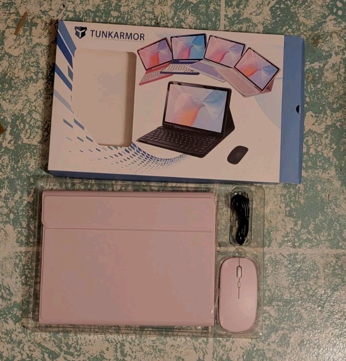 TUNKARMOR iPad 10th/11th Gen  Keyboard Case w/ Mouse Pink New, Open Box