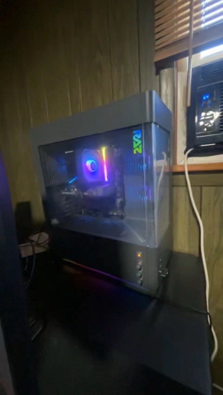 CyberPowerPC GXI3200BSTV11 Gaming Tower Ultra 5 225F RTX 5060 16GB 1TB RGB Gray