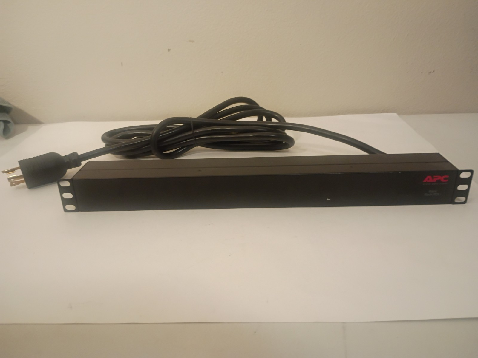APC NetShelter AP9566 Rack PDU 1U 16A 208V 12x C13 Outlets L6-20P
