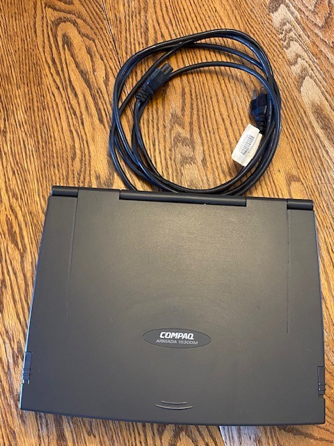 VINTAGE Compaq Armada 1530DM Intel Pentium MMX- Powers Up