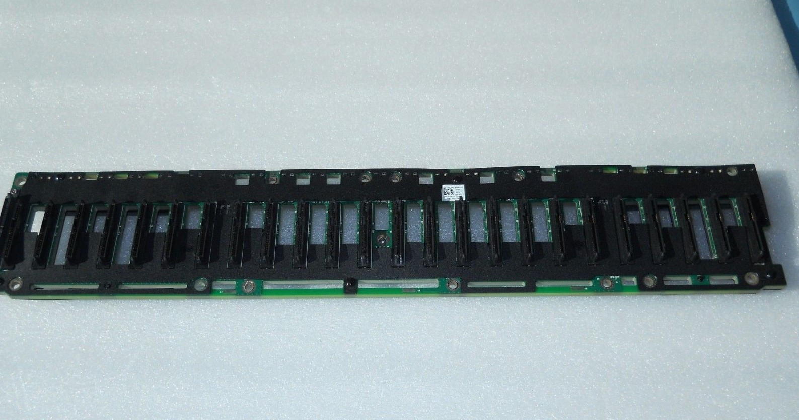 Dell 24x 2.5" HDD SAS Backplane For PowerVault MD1220 / MD3220 WK7G2 0WK7G2