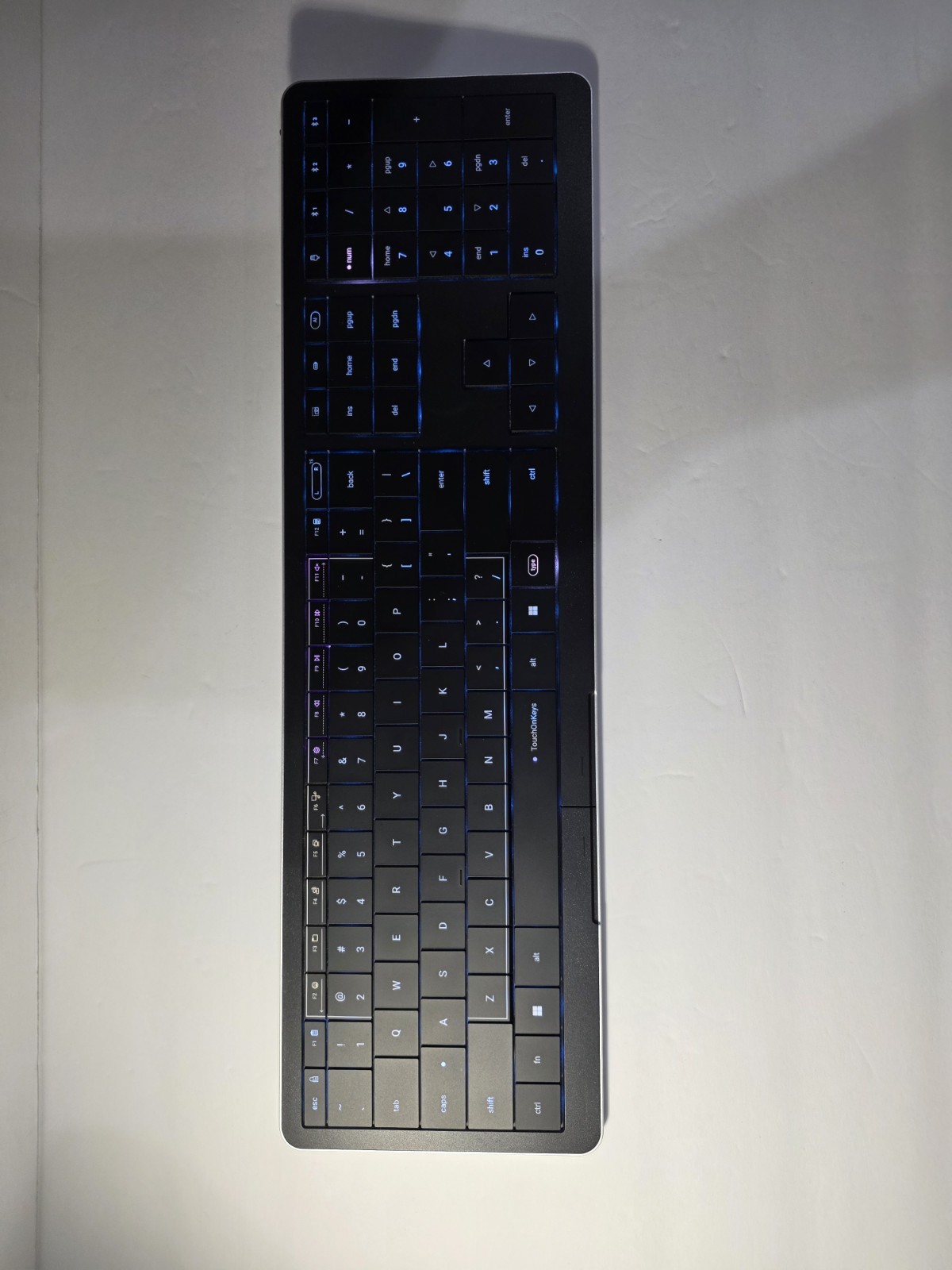 CLVX 1 Wireless Keyboard with Trackpad Full Size