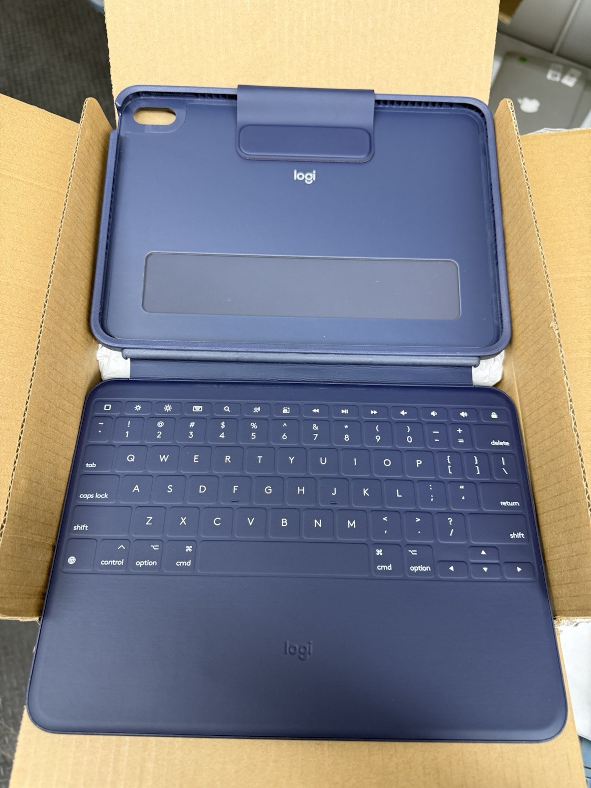 Lot of 10: Logitech Rugged Combo 4 with Trackpad iPad 10G, 11G  920-011130