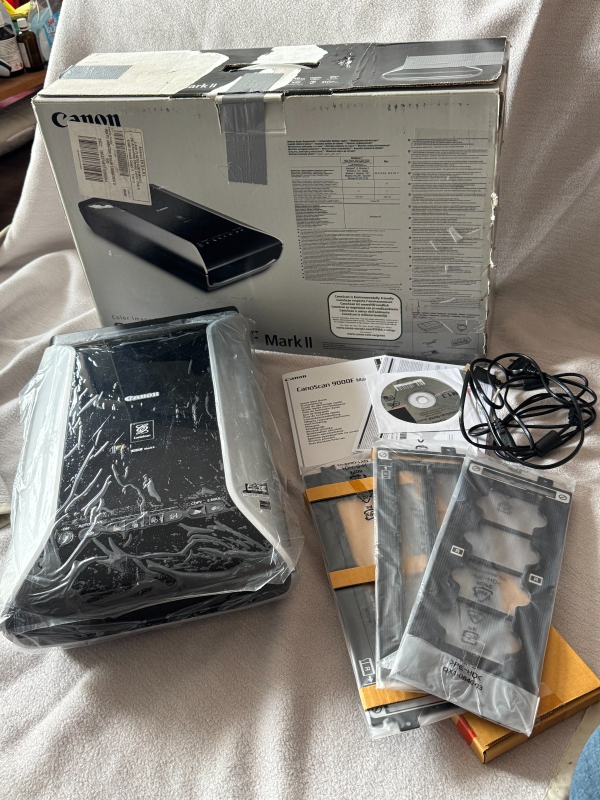Canon CanoScan 9000F MK2 Mark 2 - 3x Slide Frames, Manual, Software, Cables, Original Box