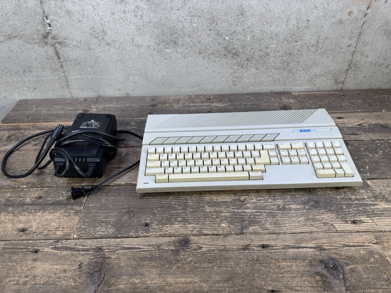 Atari 520 ST Computer Vintage Includes Power Supply