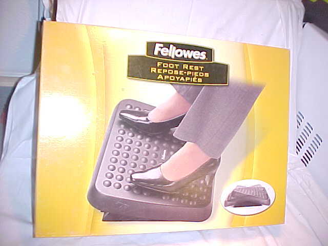 NEW Fellowes 48121 Standard Footrest 2 Position 17-5/8 x 13-1/8 x 3-3/4 Graphite