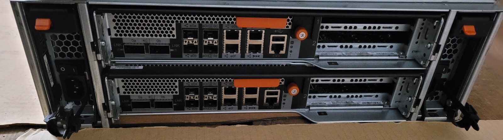 FAS8020 NetApp Filer System w/ Dual Controllers SAN, +Rails