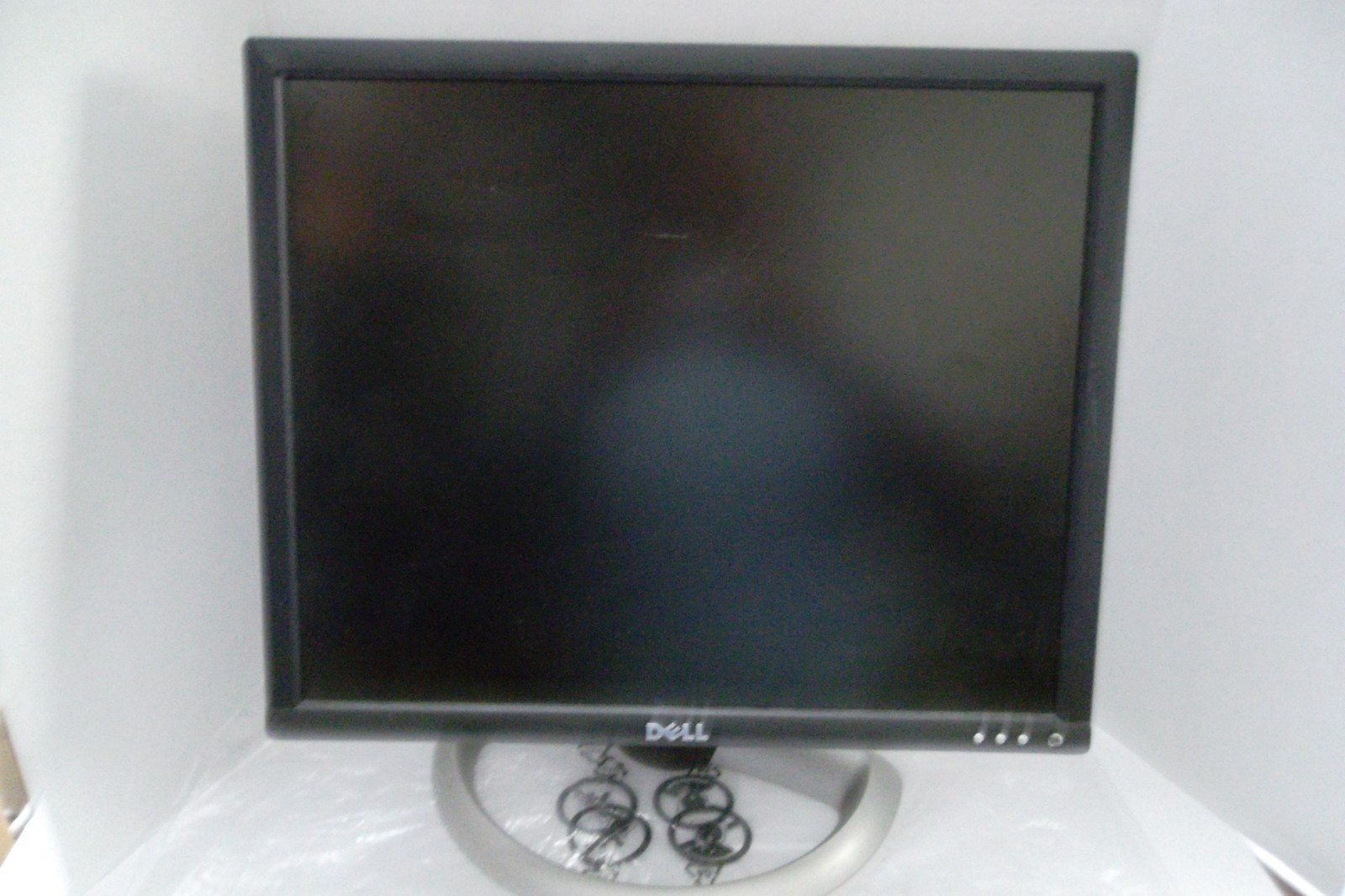 LOT-4 Dell 1903FP 1901FP 1905FP 1907FP UltraSharp 19" LCD Monitor w/4-Port USB