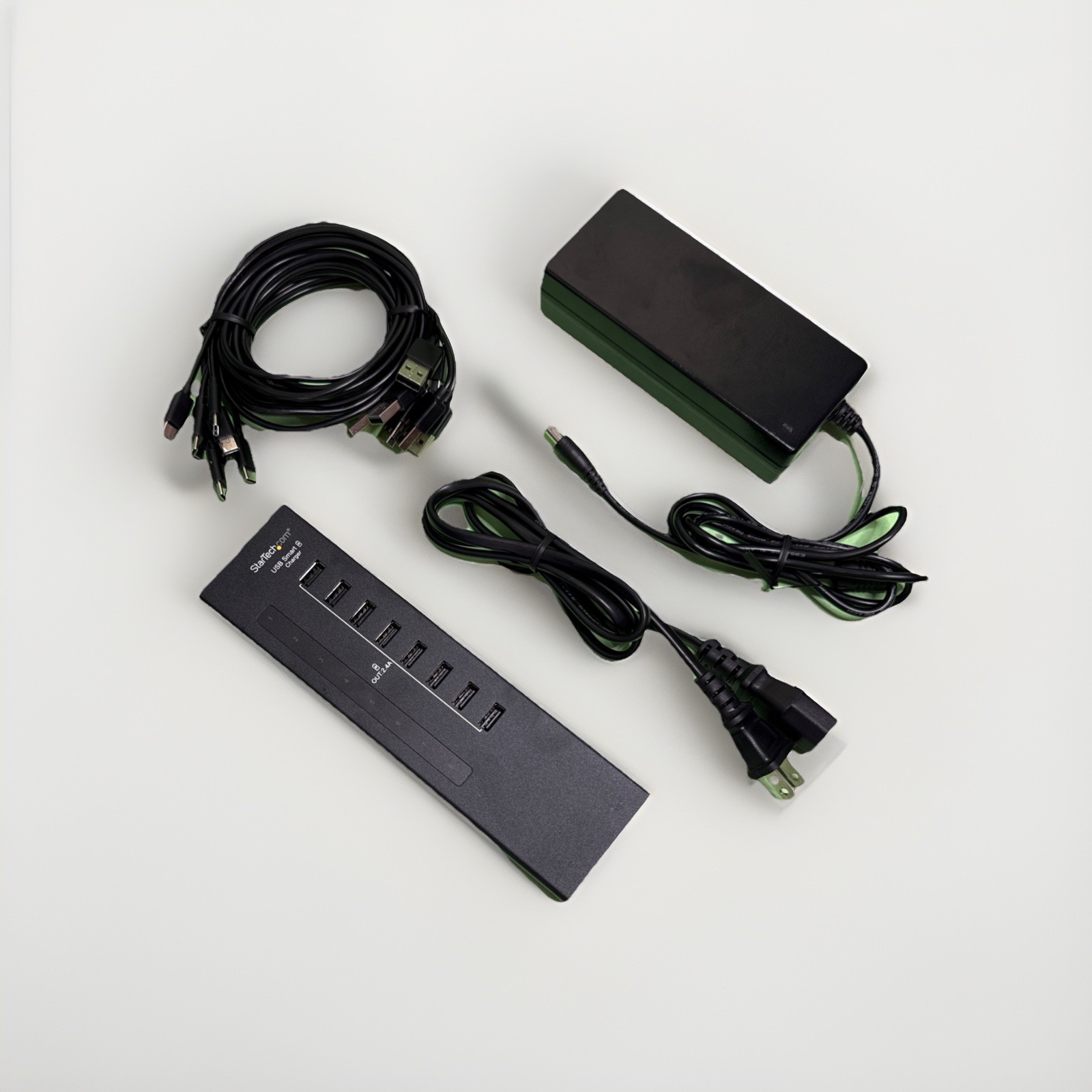 STARTECH.COM ST8CU824 8 Port USB Charging Station WITH 8 USB-C CABLE AND ADAPTER