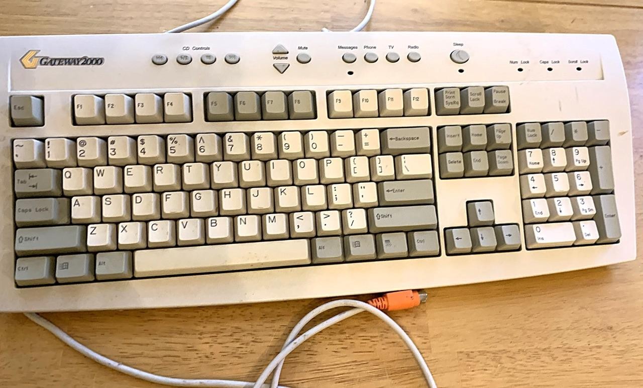 Gateway 2000 Wired Computer Keyboard Model E06150US011-C