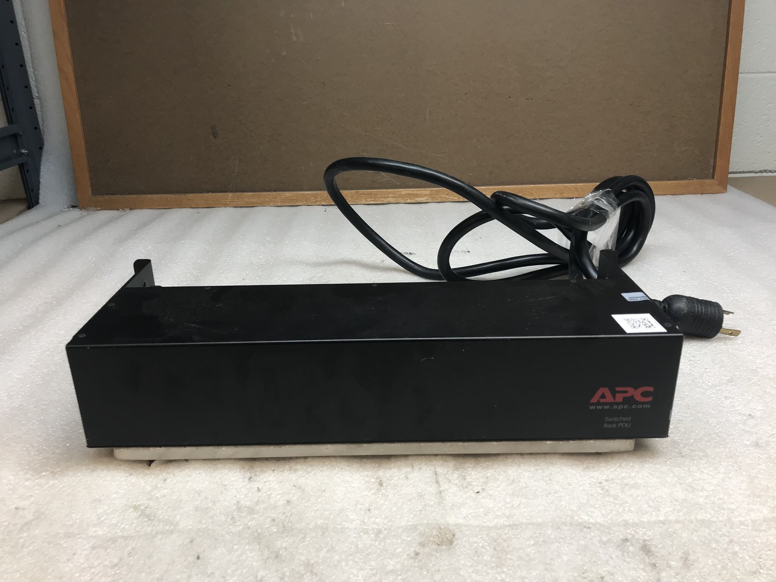 APC AP7902 NetShelter Switch Rack Power Distribution Unit PDU 120V 24A *TESTED*