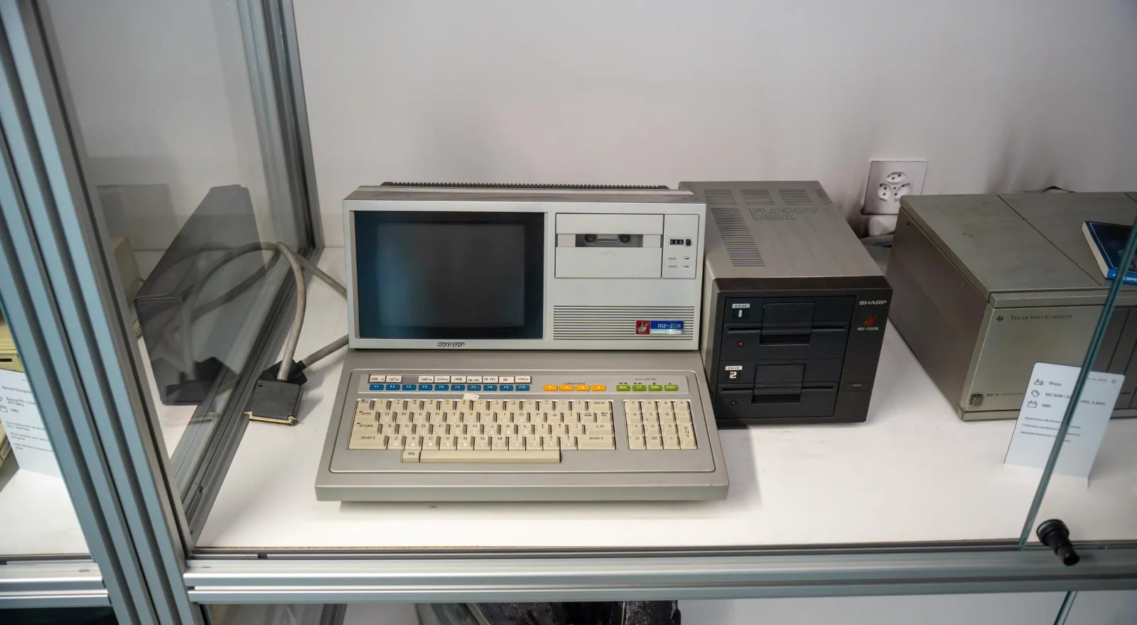 Sharp MZ80B