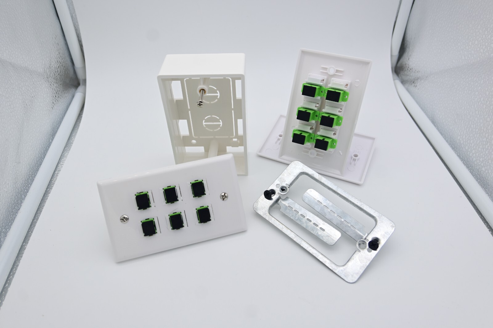 SC/APC SM 6 PORT SIMPLEX 6 STRAND FIBER OPTIC WALL PLATE KIT SURFACE OR FLUSH