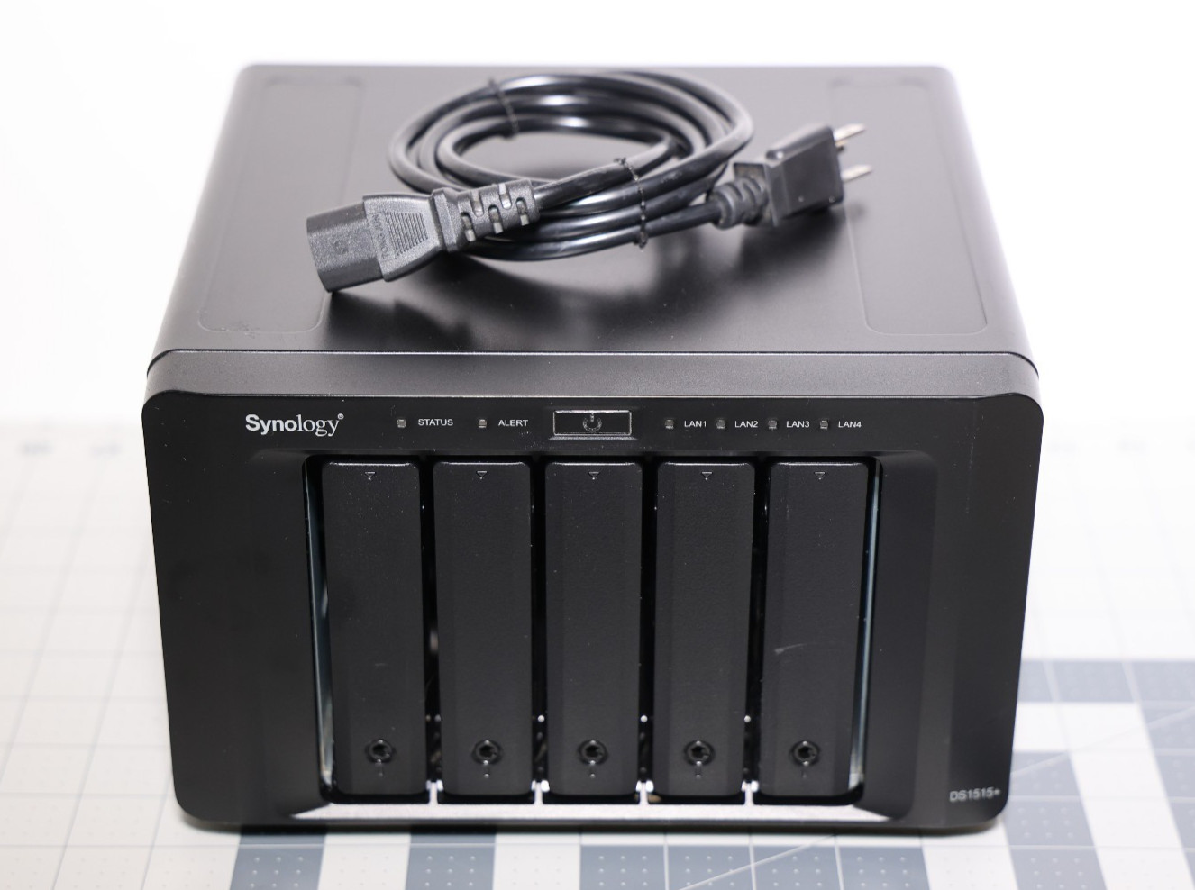 SYNOLOGY NAS 5 Bay DiskStation DS1515+ Plug and Play Ready | Working Excellent