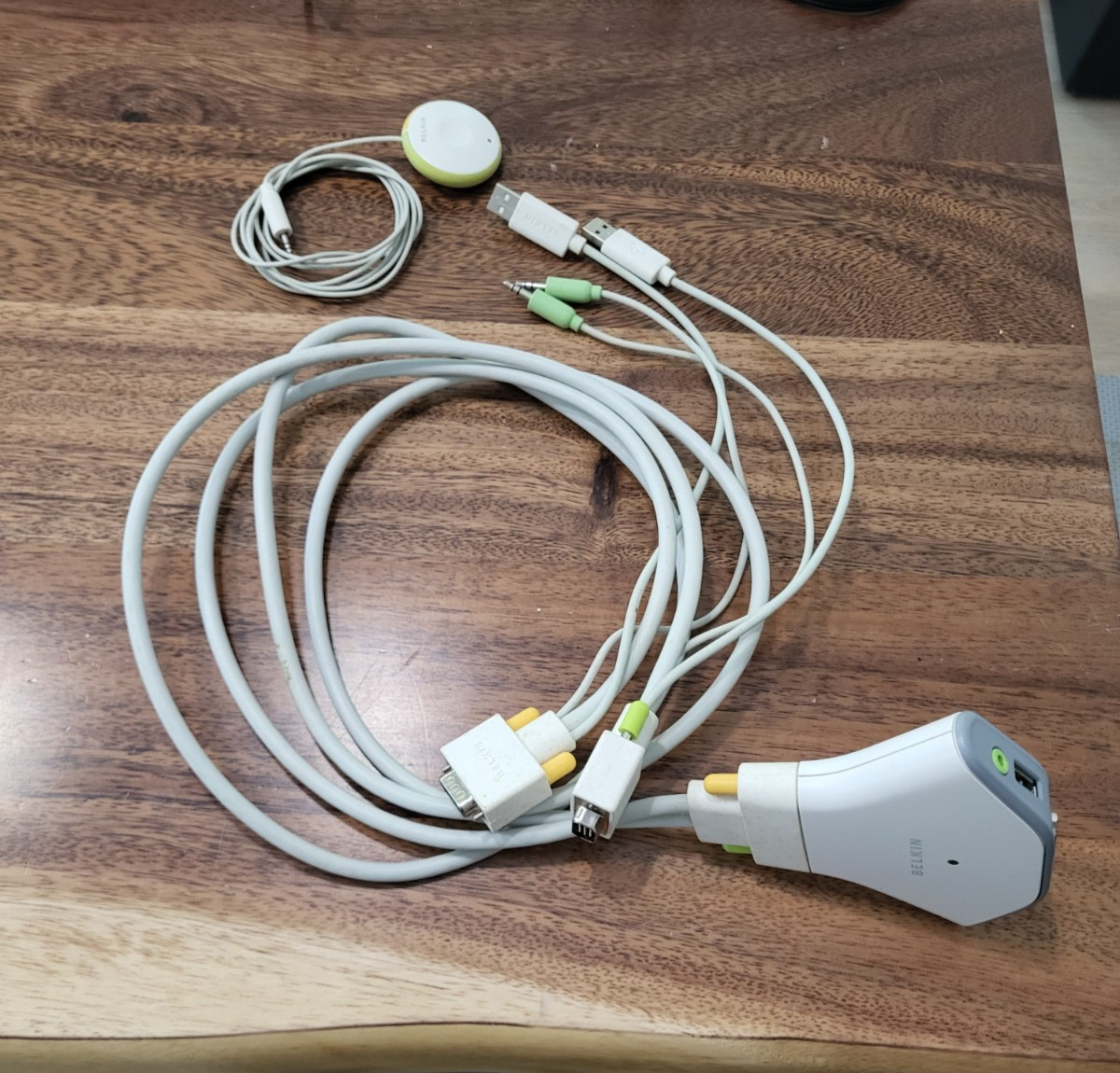 BELKIN Flip USB F1DF1O2U KVM switch
