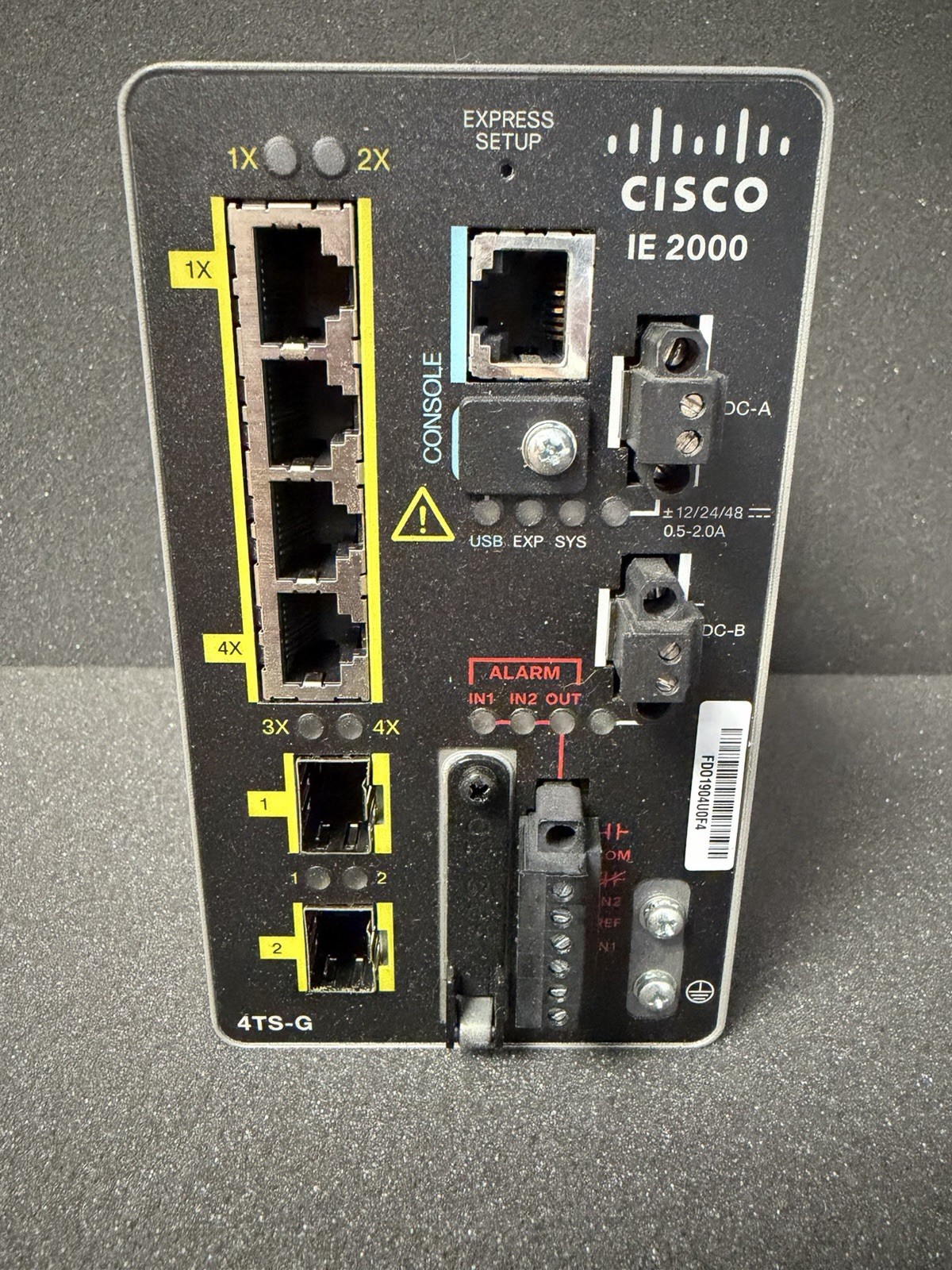 Cisco Industrial Ethernet IE 2000 Series Switch-Black (IE-2000-4TS-G-B)