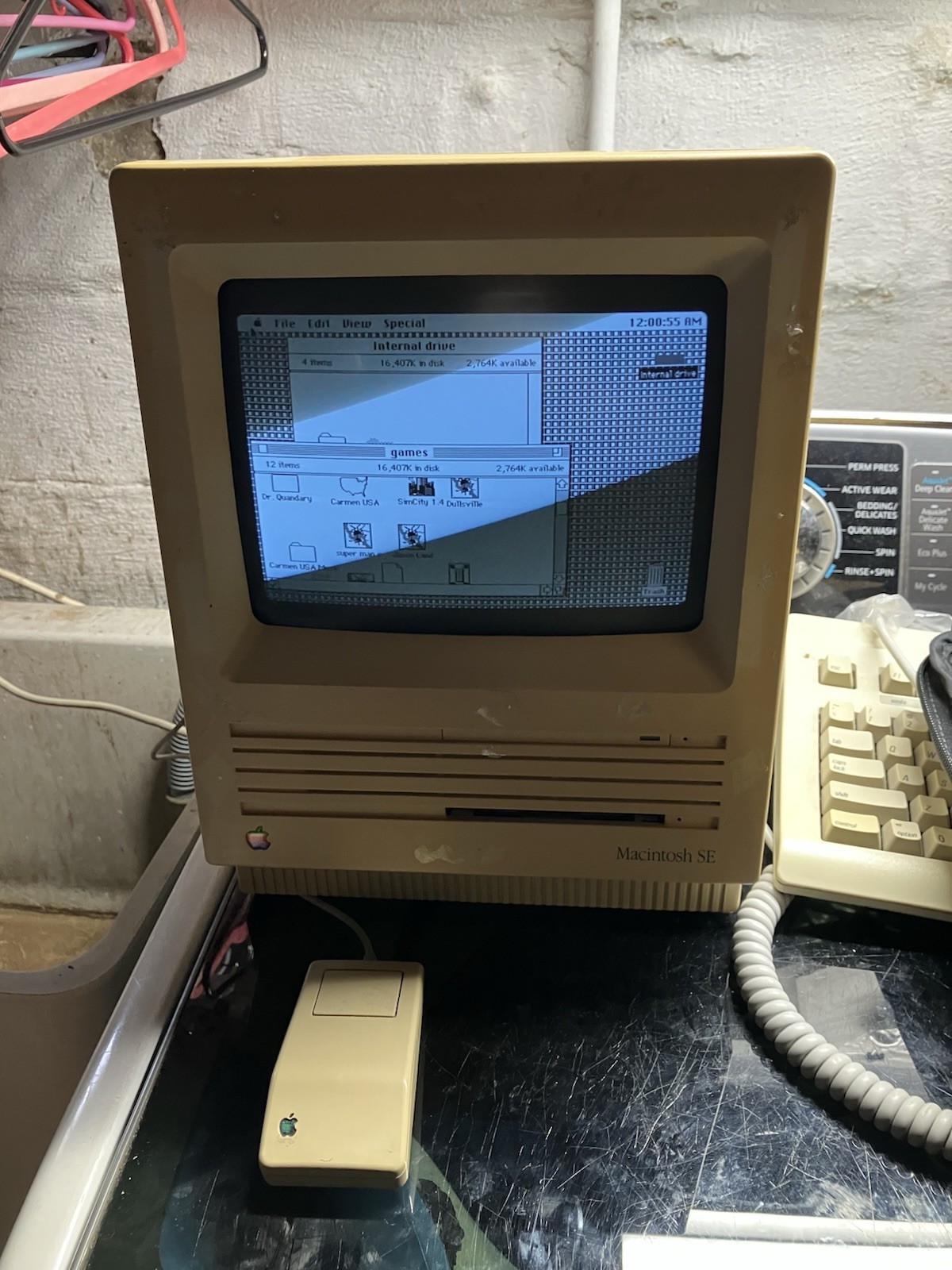 Vintage 1988 Apple Macintosh SE/30 Computer -mouse -hard Drive -discs