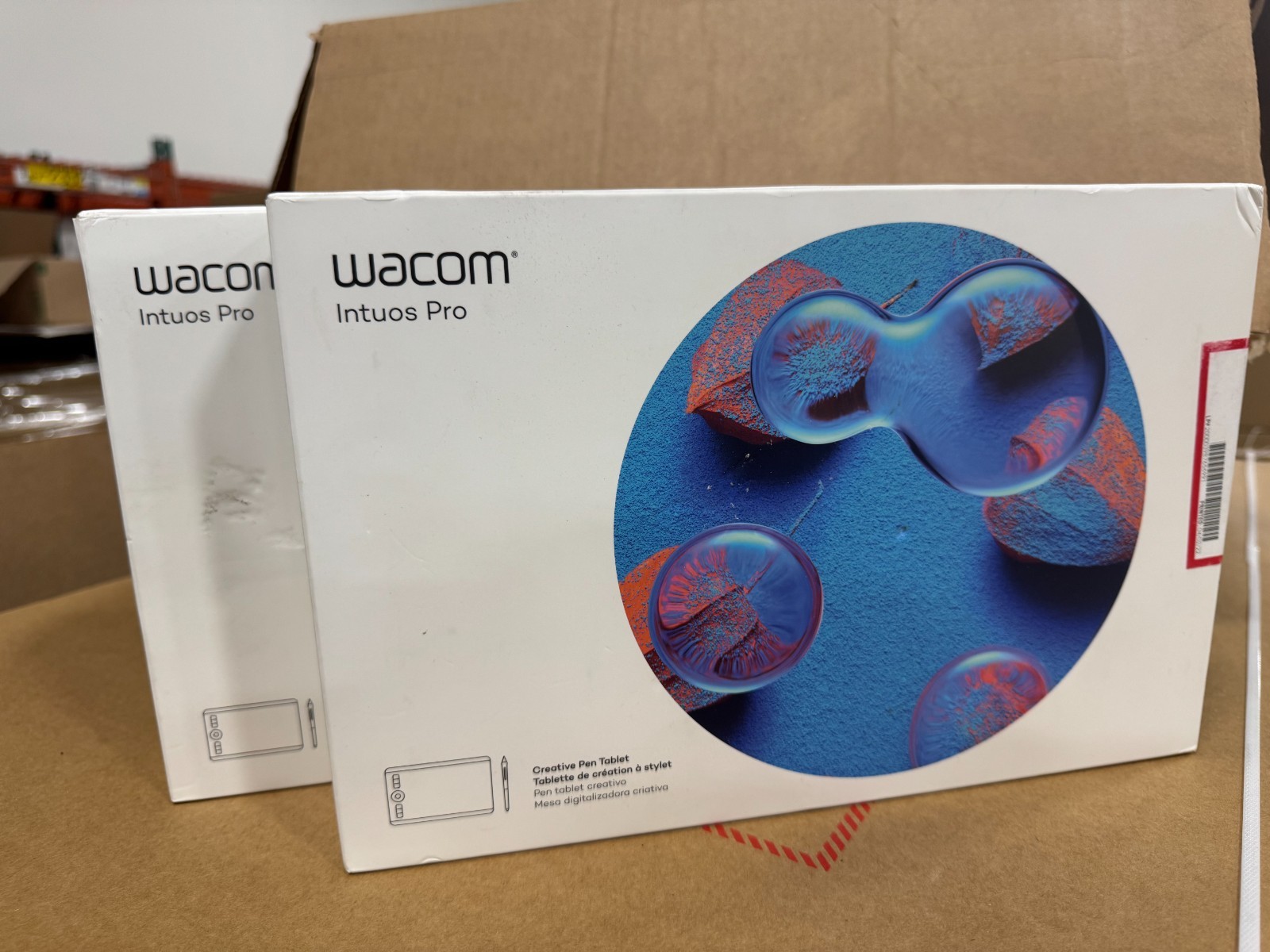 Wacom Intuos Pro Digital Graphic Drawing Tablet Mac/PC (Pre-2025 Version)