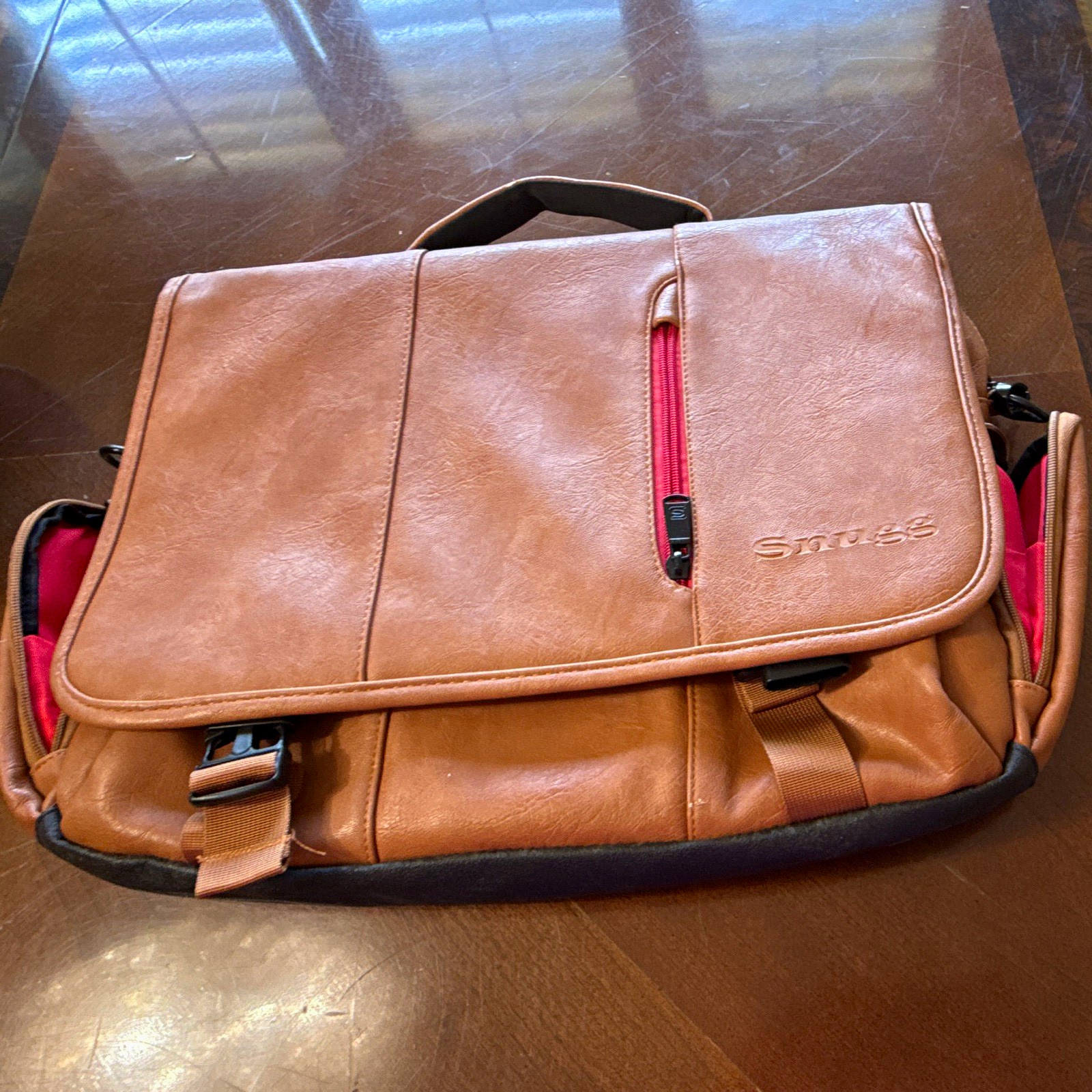Solo Leather Messenger Shoulder Bag Padded Fits 15" Laptop Brown/Red Solid
