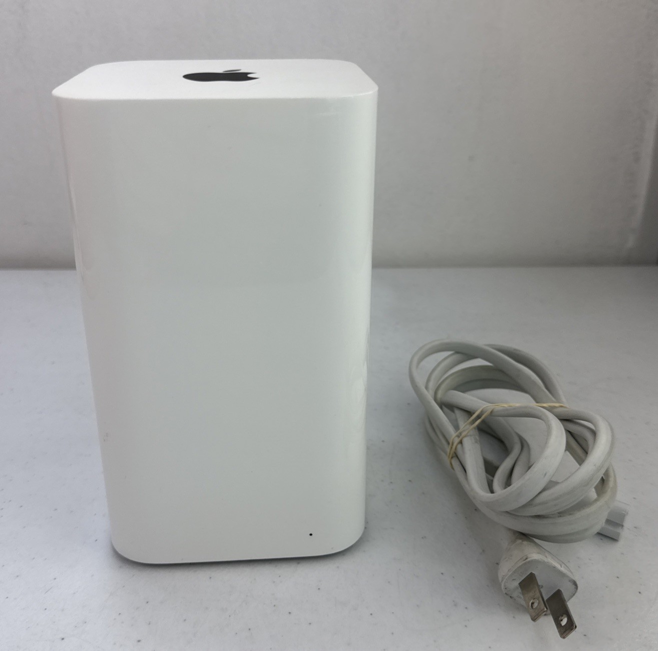 Apple A1470 EMC 2635 AirPort Extreme Time Capsule 2TB White Multi Port