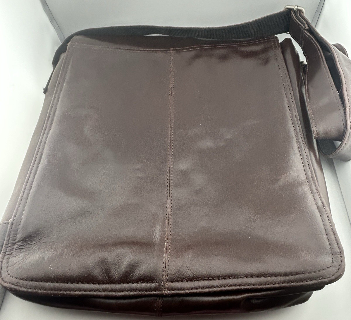 Wilson Leather M. Julian Brown Messenger Laptop Crossbody Bag Satchel Purse