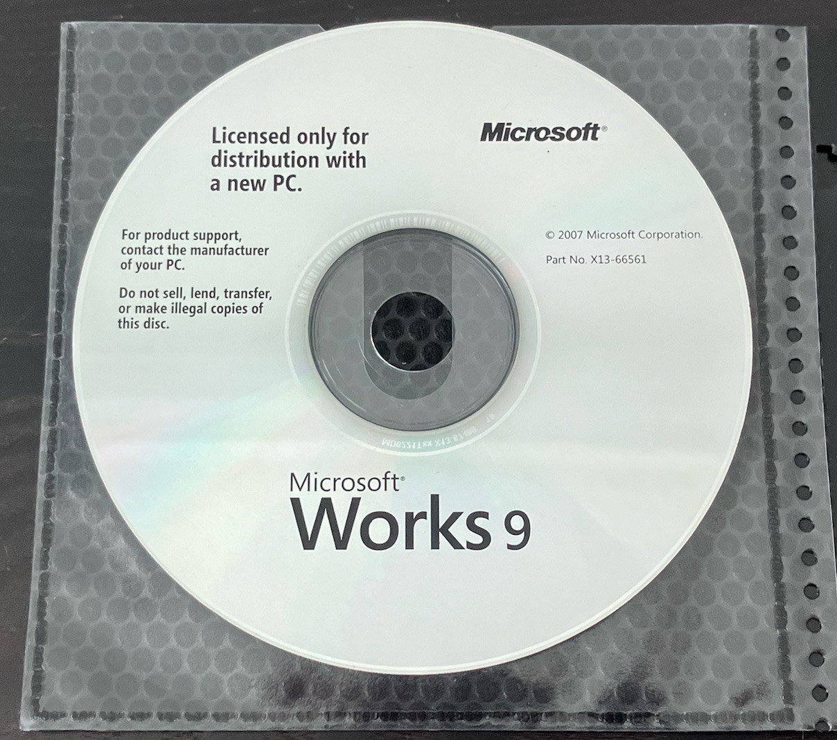 Microsoft WORKS 9 Software CD-ROM New PC Distribution Version X13-66561 (2007)