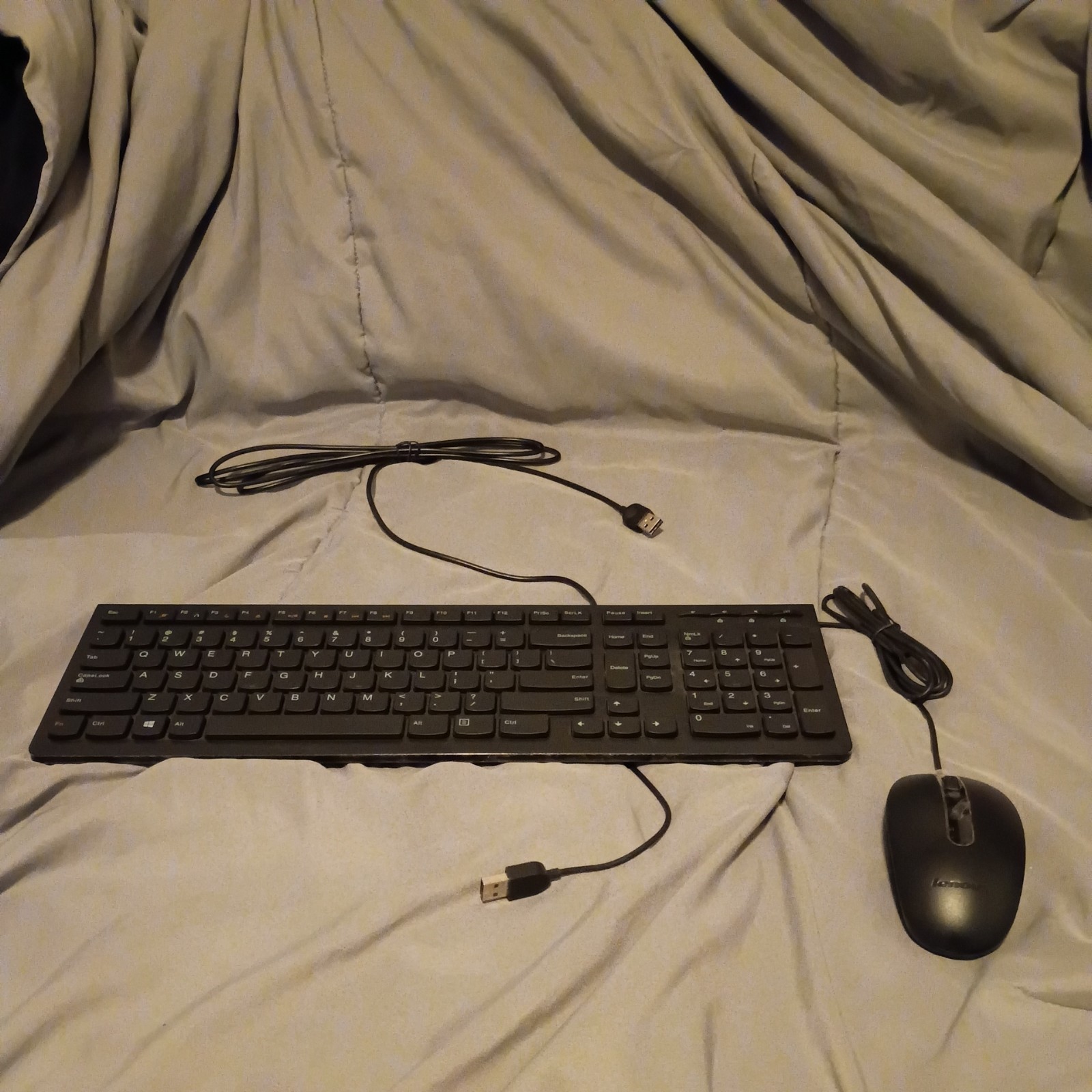 Lenovo Original keyboard KB4721 USB Wired Universal Ships Free w/ wired mouse